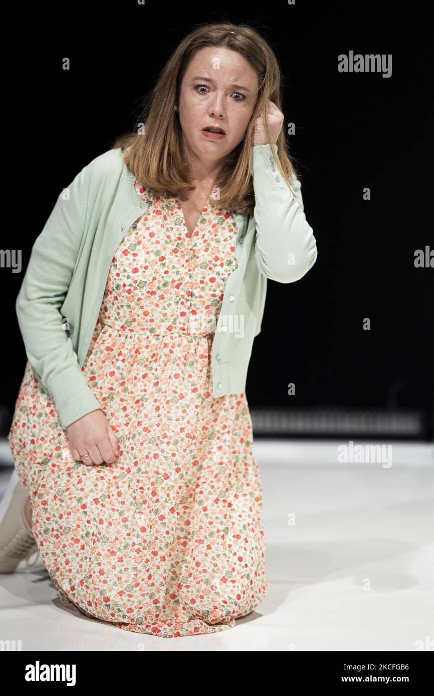 the actress Ainhoa Santamaria during the performance of "Alimanas" at