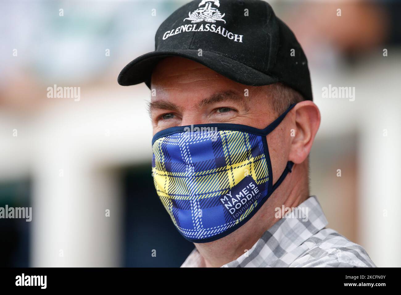 A supporter wearing a Doddie Weir Foundation mask during the Gallagher Premiership match between Newcastle Falcons and Worcester Warriors at Kingston Park, Newcastle on Saturday 5th June 2021. (Photo by Chris Lishman/MI News/NurPhoto) Stock Photo