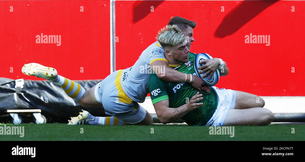 Ollie Hassell-Collins of London Irish goes over for his Try during Gallagher Premiership between London Irish and Wasps at Brentford Community Stadium , Brentford, UK on 05th June 2021 (Photo by Action Foto Sport/NurPhoto) Stock Photo