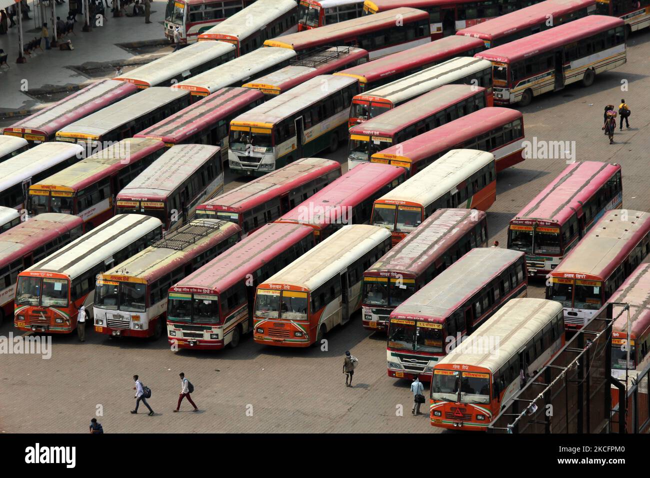 Kaushambi bus station hires stock photography and images Alamy
