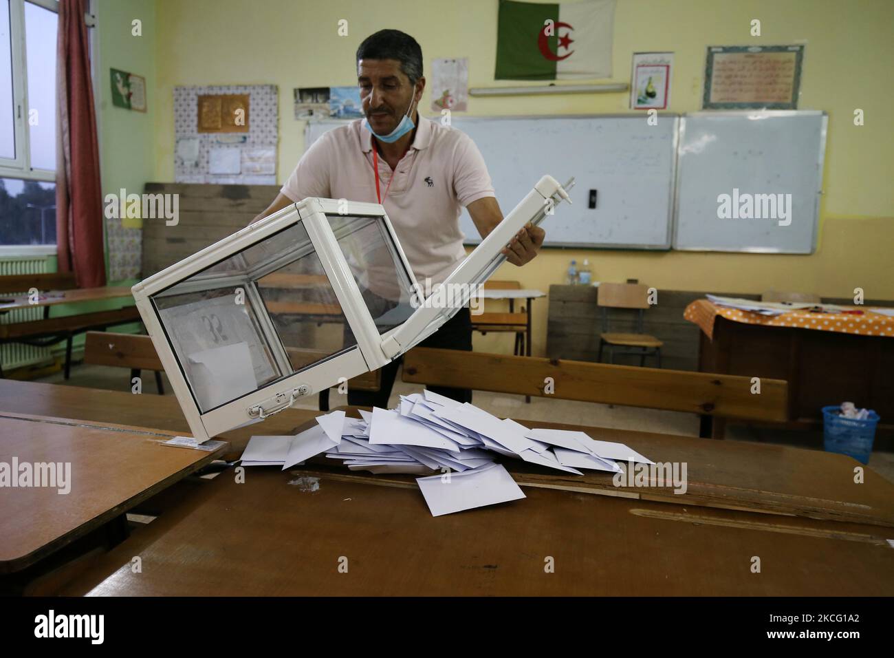 Algerian election staff hires stock photography and images Alamy