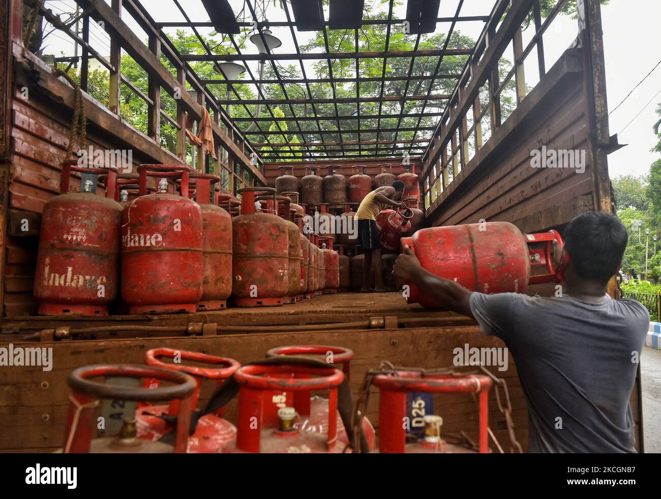 Essencial Commodity Hi res Stock Photography And Images Alamy press-information-bureau