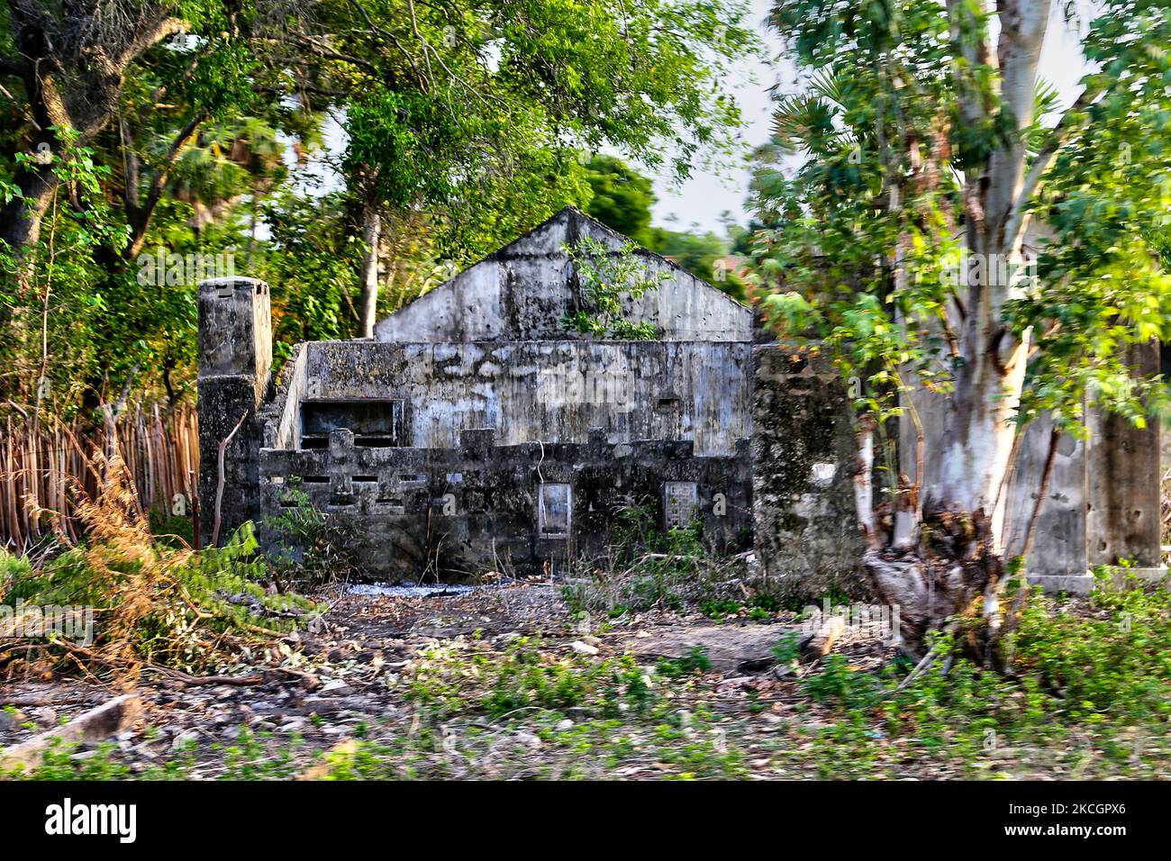Remains of a home destroyed during the civil war in Kayts, Jaffna, Sri Lanka. Kayts is one of the villages in Velanai Island which is a small island off the coast of the Jaffna Peninsula in northern Sri Lanka. Kayts Island has also been the scene of violence as part of the Sri Lankan Civil War, including the Allaipiddy massacre. This is just one of the many reminders of the deep scars caused during the 26-year long civil war between the Sri Lankan Army and the LTTE (Liberation Tigers of Tamil Eelam). The United Nations estimates about 40,000 people were killed during the war. (Photo by Creativ Stock Photo