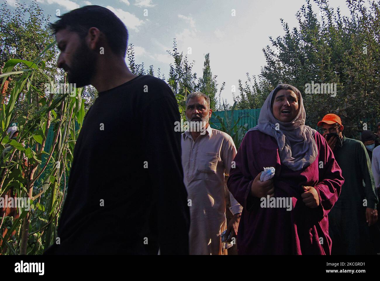 A woman cries upon hearing the killing of five militants during the encounter in Hanjin, Rajpora area of Pulwama in south Kashmir on July 02, 2021. Five militants and one Indian army soldier were killed in the fierce encounter in Pulwama ,Police said. (Photo by Faisal Khan/NurPhoto) Stock Photo