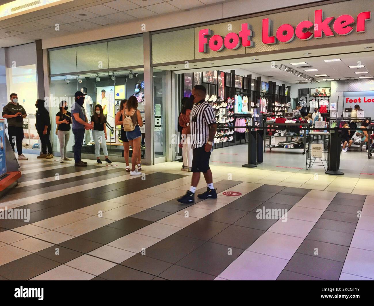 Foot locker deals hamilton place mall