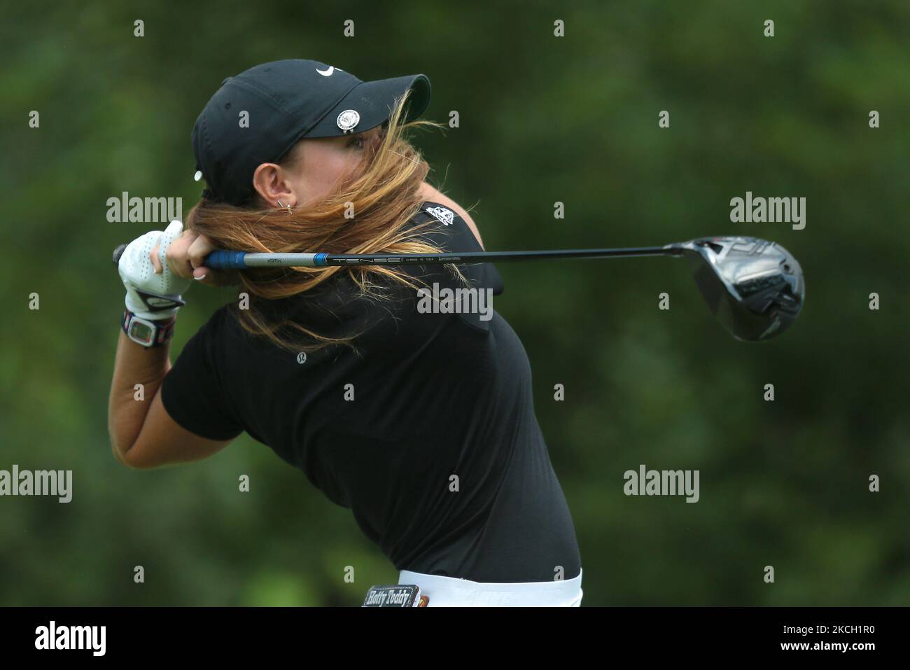 Kennedy Swann tees off on the third tee during the first round of the Marathon LPGA Classic presented by Dana golf tournament at Highland Meadows Golf Club in Sylvania, Ohio USA, on Thursday, July 8, 2021. (Photo by Jorge Lemus/NurPhoto) Stock Photo