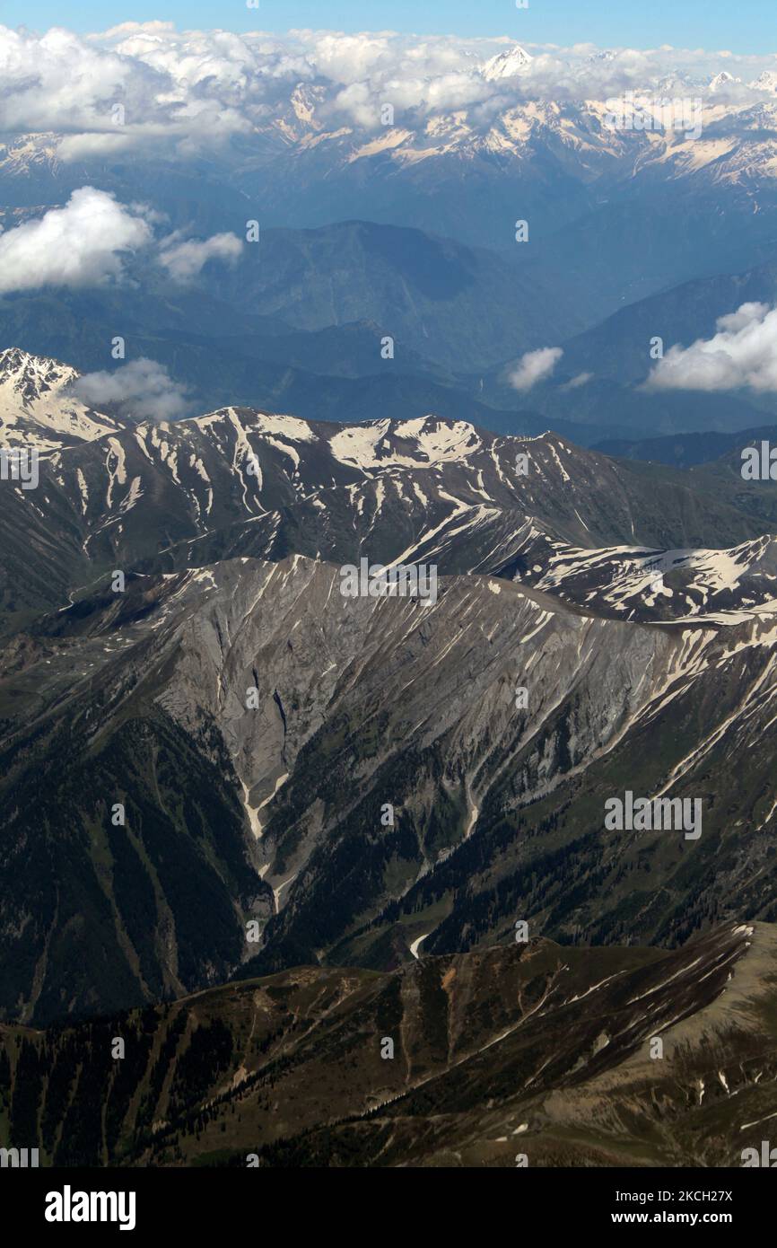 Himalayas south asia aerial hi-res stock photography and images - Alamy