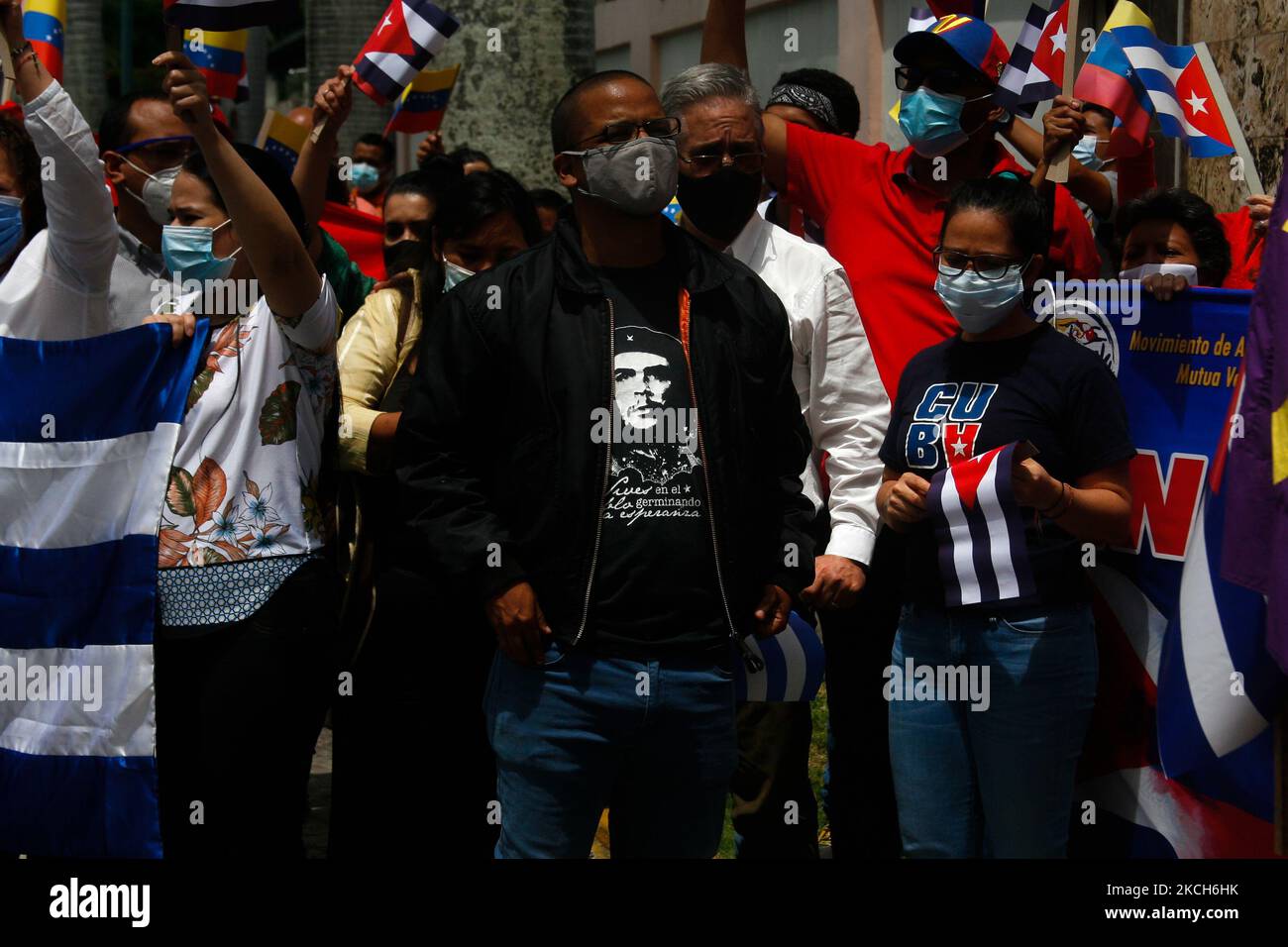 A man wearing an Ernesto Che Guevara shirt takes part in a rally in support with the Cuban government and its supporters, in front of the embassy in Caracas, Venezuela on July 12, 2021 (Photo by Javier Campos/NurPhoto) Stock Photo