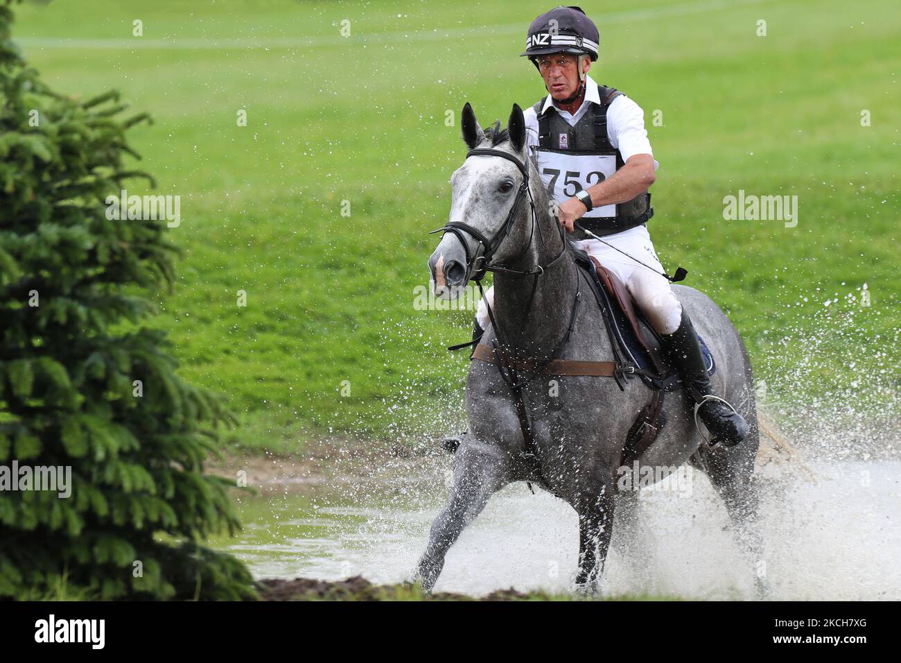 Andrew Nicholson riding Fenizio during 4* Cross Country event at the Barbury Castle International Horse Trials, Marlborough, Wiltshire, UK on Sunday 11th July 2021. (Photo by Jon Bromley/MI News/NurPhoto) Stock Photo