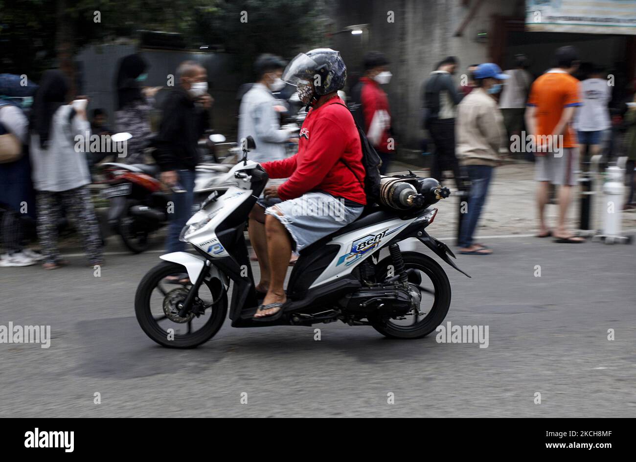 O2 Tank On Motorcycle Surge tanks hi-res stock photography and images - Alamy