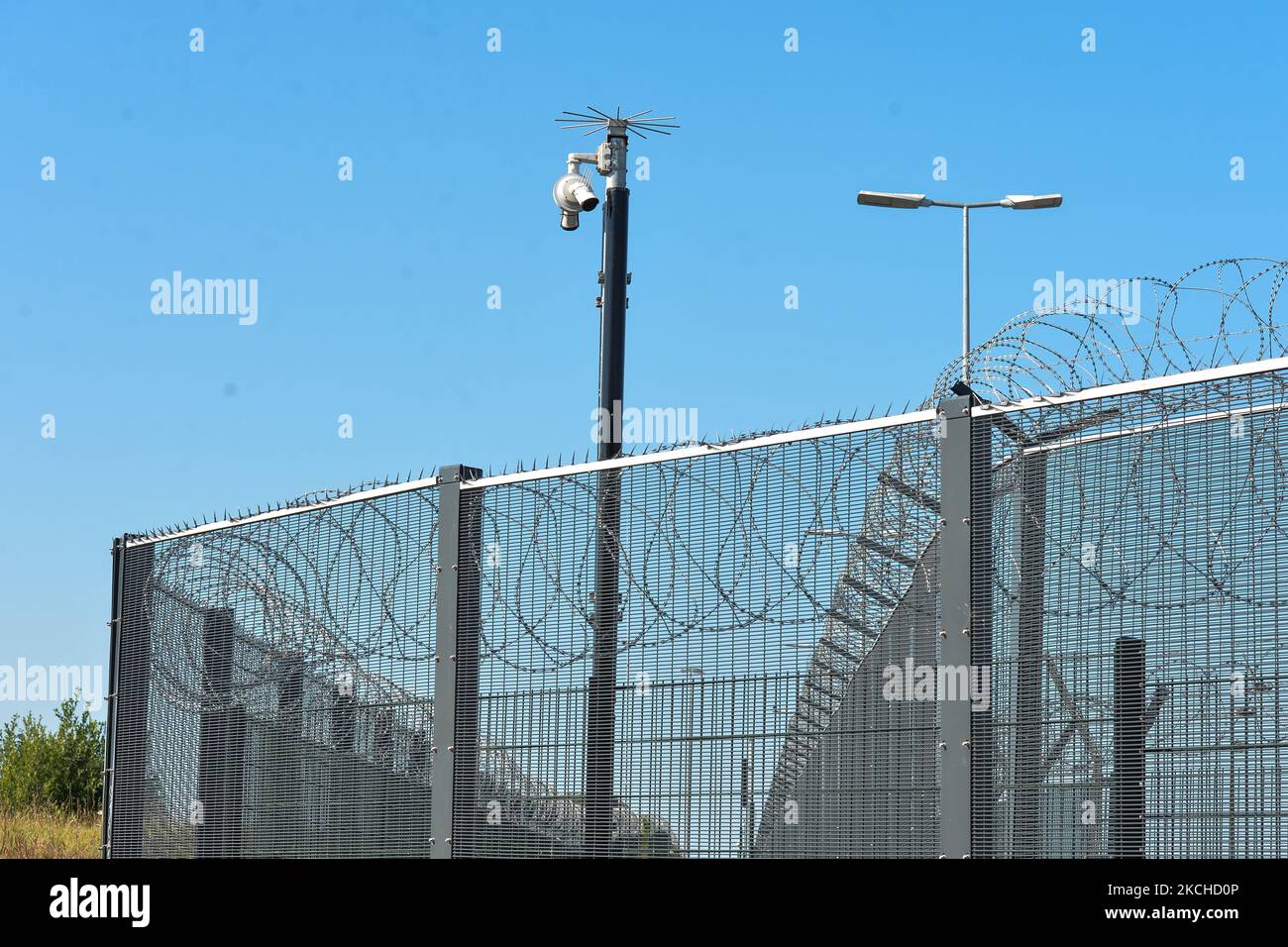 Security fences around Ouistreham ferry terminal. On Sunday, July 18, 2021, in Ouistreham, Calvados, Normandy, France. (Photo by Artur Widak/NurPhoto) Stock Photo