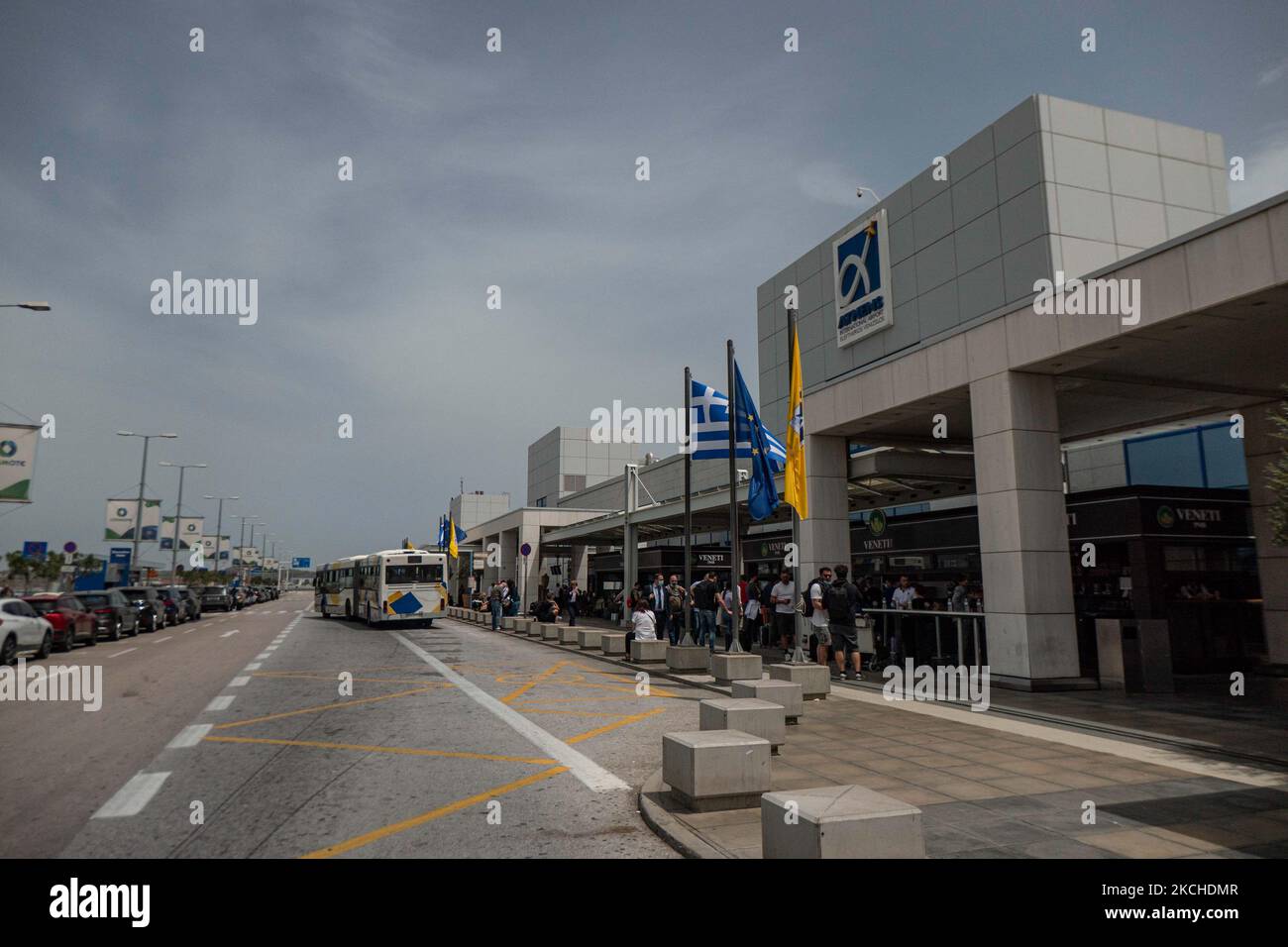 Entrance hall of the bus terminal hires stock photography and images