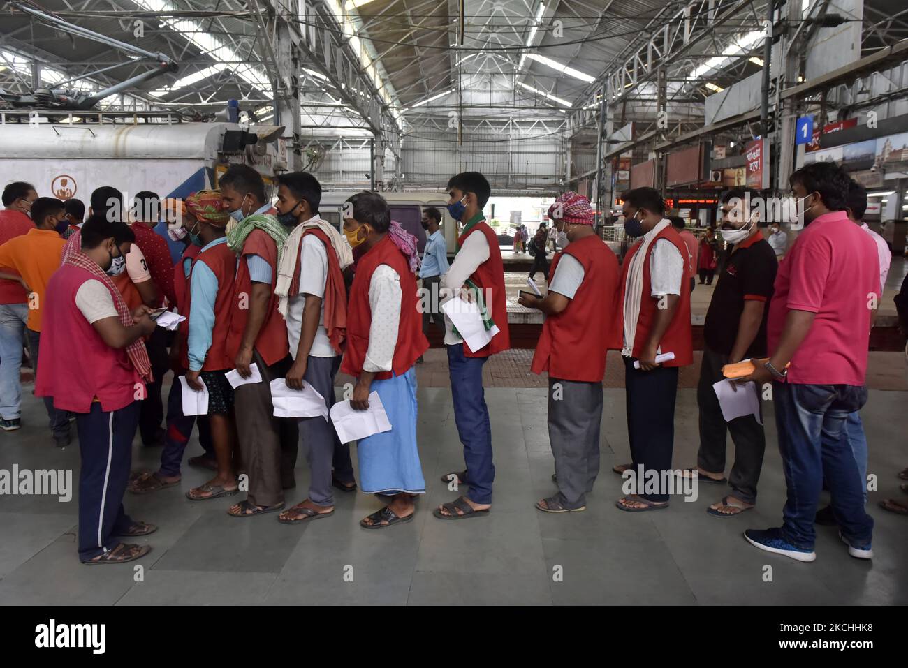 Railway Porters, Hawkers, Outsource Staffs are being vaccinated in a railway compartment amid Coronavirus emergency in Kolkata, India, 22 July, 2021. India's daily COVID-19 cases rise by 41,383 according to an Indian media report. (Photo by Indranil Aditya/NurPhoto) Stock Photo