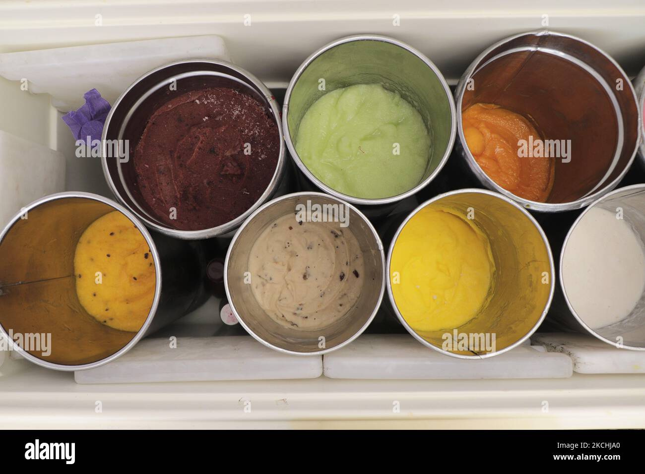 Flavored Snow Producer of flavored snow in mexico city hi-res stock photography and ...