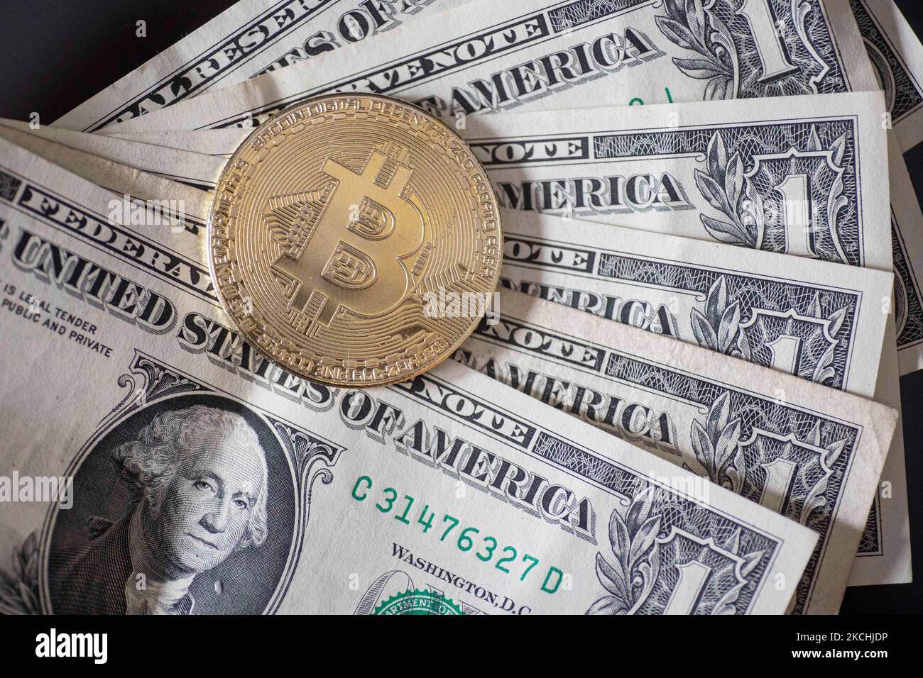 Open wallet with us coins, american dollars banknotes and red heart. Love  for money and desire for money, saving home finance. Close-up Stock Photo -  Alamy