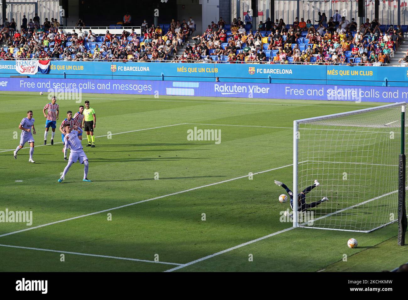 Gerard Pique scores a penalty during the friendly match between FC Barcelona and Girona FC, played at the Johan Cruyff Stadium on 24th July 2021, in Barcelona, Spain. (Photo by Joan Valls/Urbanandsport/NurPhoto) Stock Photo