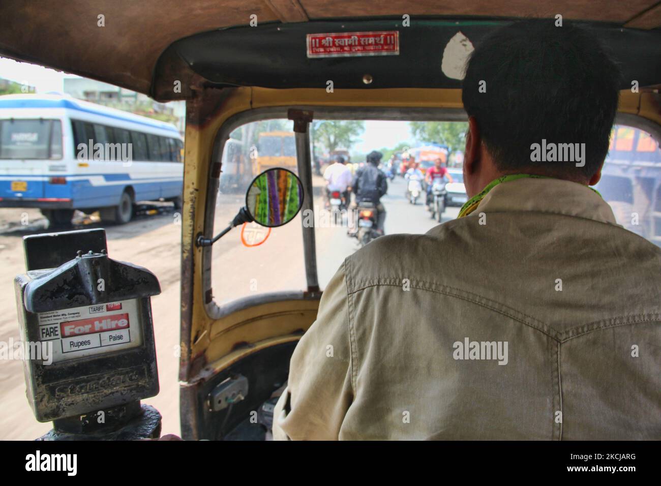 Auto rickshaw back view hi-res stock photography and images - Alamy