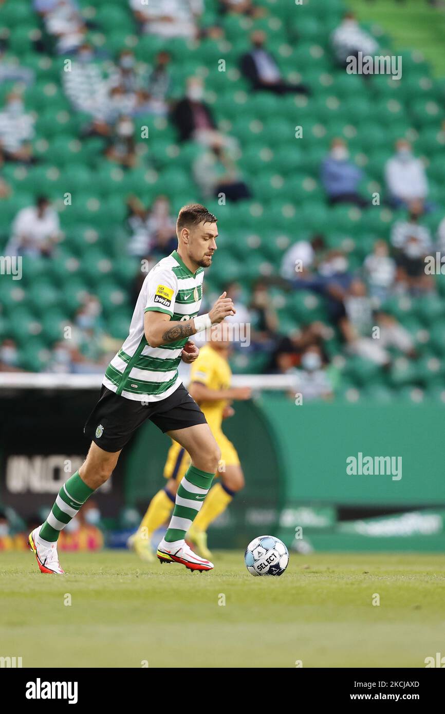 Sebastian Coates conducts the ball during the game for Liga BWIN between Sporting CP and Vizela FC, at Estádio de Alvalade, Lisboa, Portugal, 06, August, 2021 (Photo by João Rico/NurPhoto) Stock Photo