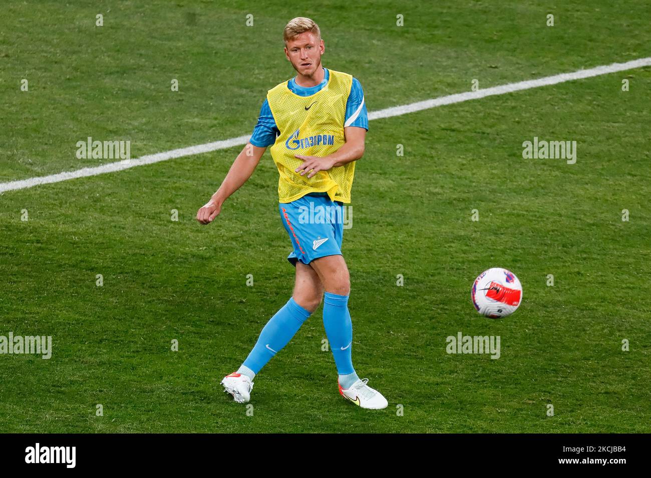 Dmitri Chistyakov of Zenit in action during warm-up ahead of the Russian Premier League match between FC Zenit Saint Petersburg and FC Krasnodar on August 7, 2021 at Gazprom Arena in Saint Petersburg, Russia. (Photo by Mike Kireev/NurPhoto) Stock Photo