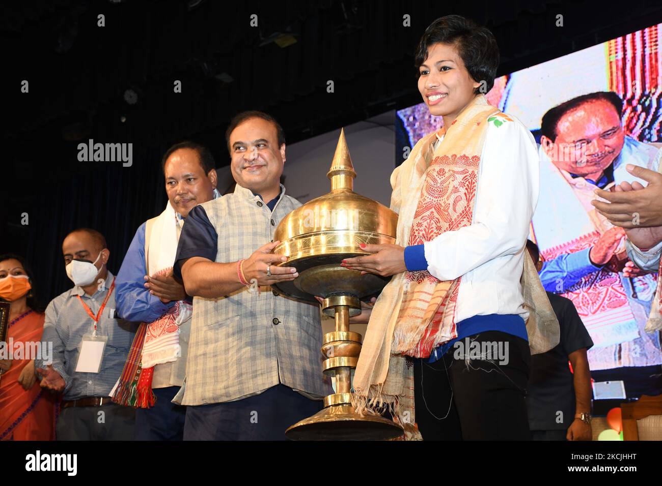 Bronze medalist in Tokyo Olympics, boxer Lovlina Borgohain being feliciated by Assam Chief Minister Himanta Biswa Sarmah during an feliciation function at Srimanta Sankaradeva Kalakshetra in Guwahati ,India on August 12,2021. (Photo by Anuwar Hazarika/NurPhoto) Stock Photo