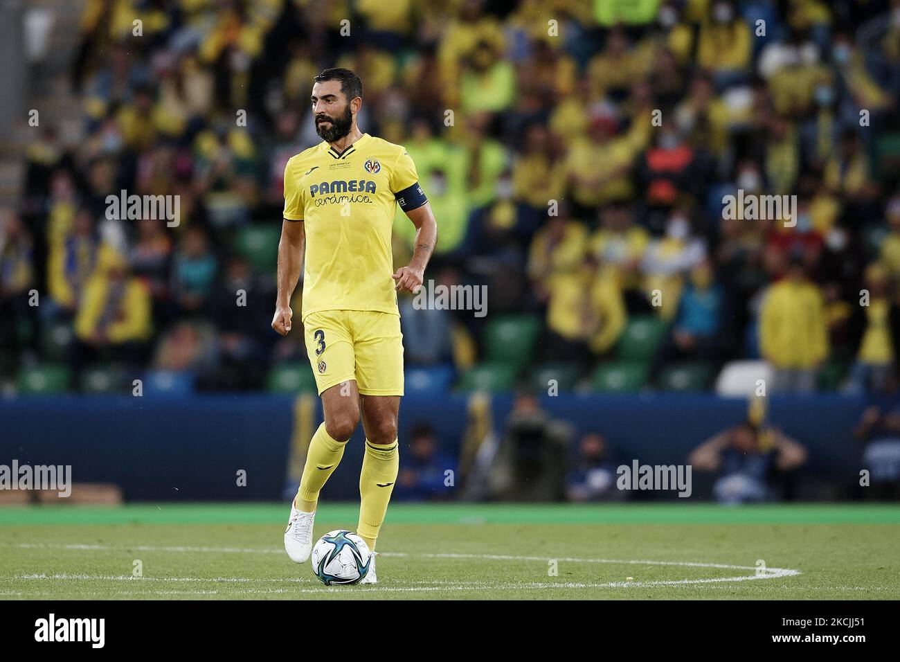 Raul Albiol of Villarreal controls the ball during the UEFA Super Cup Final match between Chelsea CF and Villarreal CF at Windsor Park on August 11, 2021 in Belfast, Northern Ireland. (Photo by Jose Breton/Pics Action/NurPhoto) Stock Photo