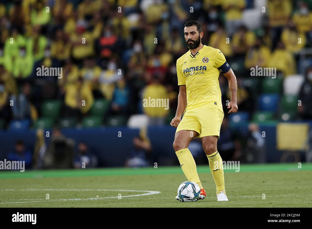 Raul Albiol of Villarreal controls the ball during the UEFA Super Cup Final match between Chelsea CF and Villarreal CF at Windsor Park on August 11, 2021 in Belfast, Northern Ireland. (Photo by Jose Breton/Pics Action/NurPhoto) Stock Photo