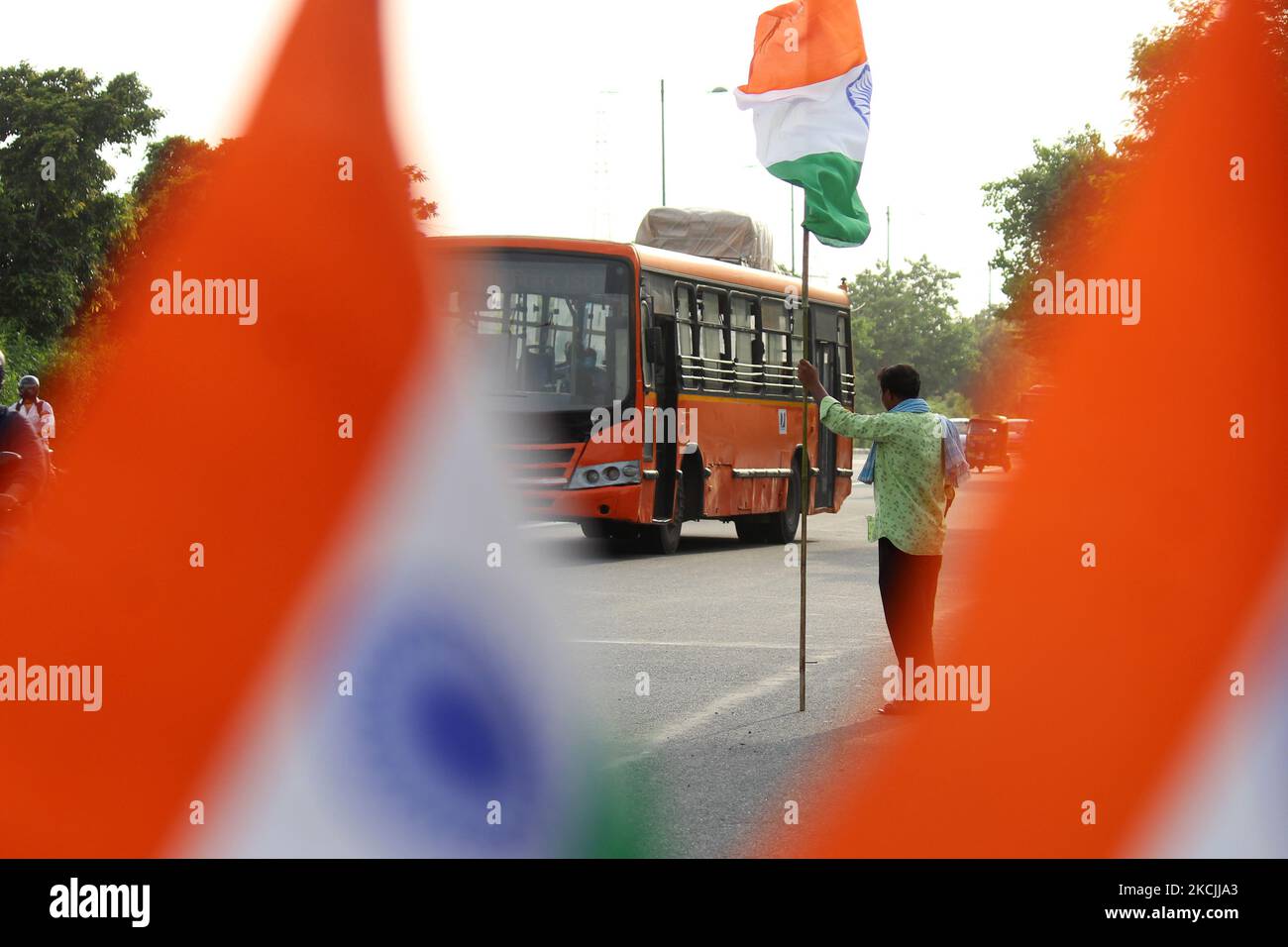 indian national flag lowering time on independence day