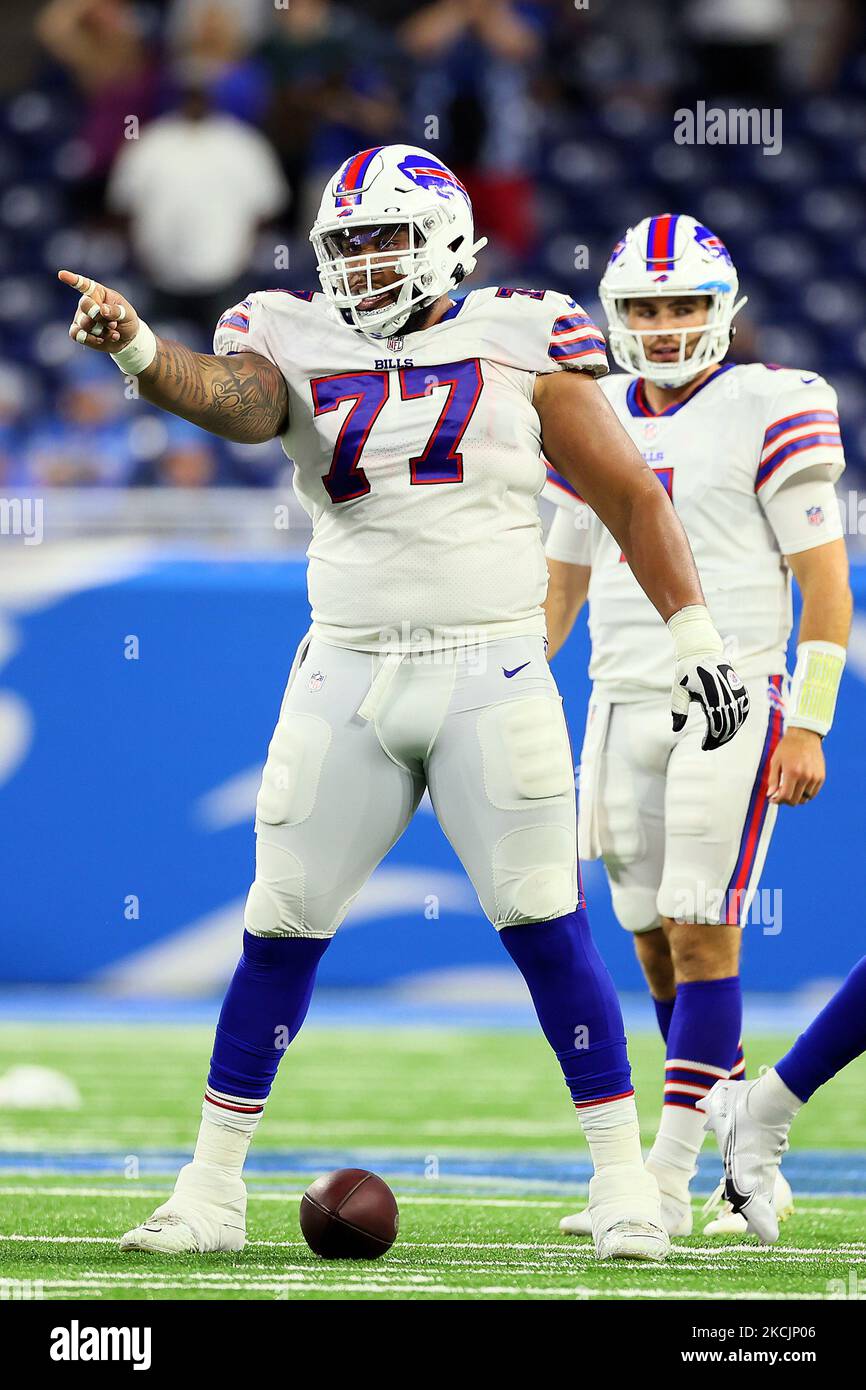 Offensive lineman hi-res stock photography and images - Alamy