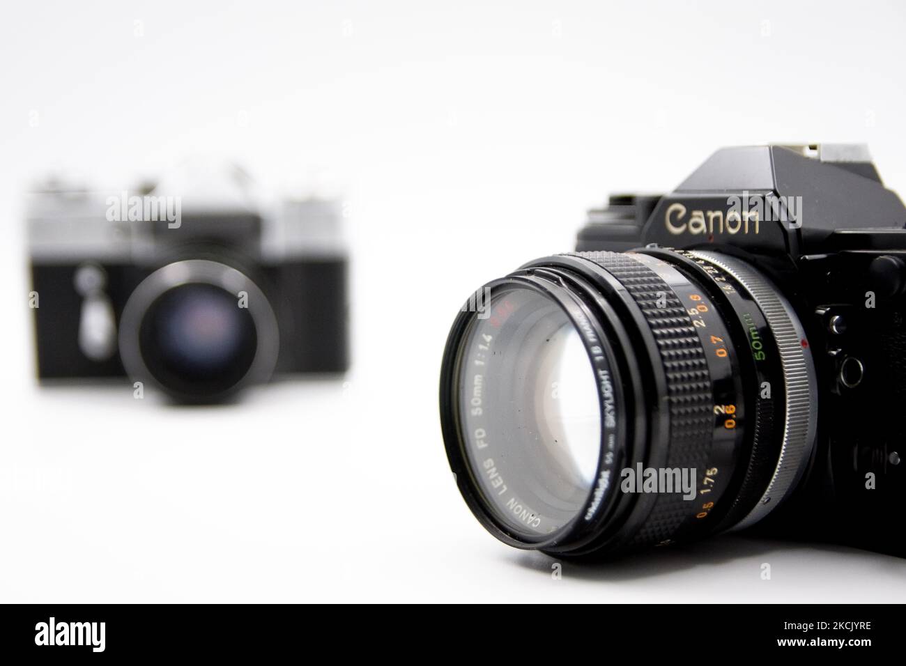 Canon FD 50mm f/1.4 レンズ スカイライト付き