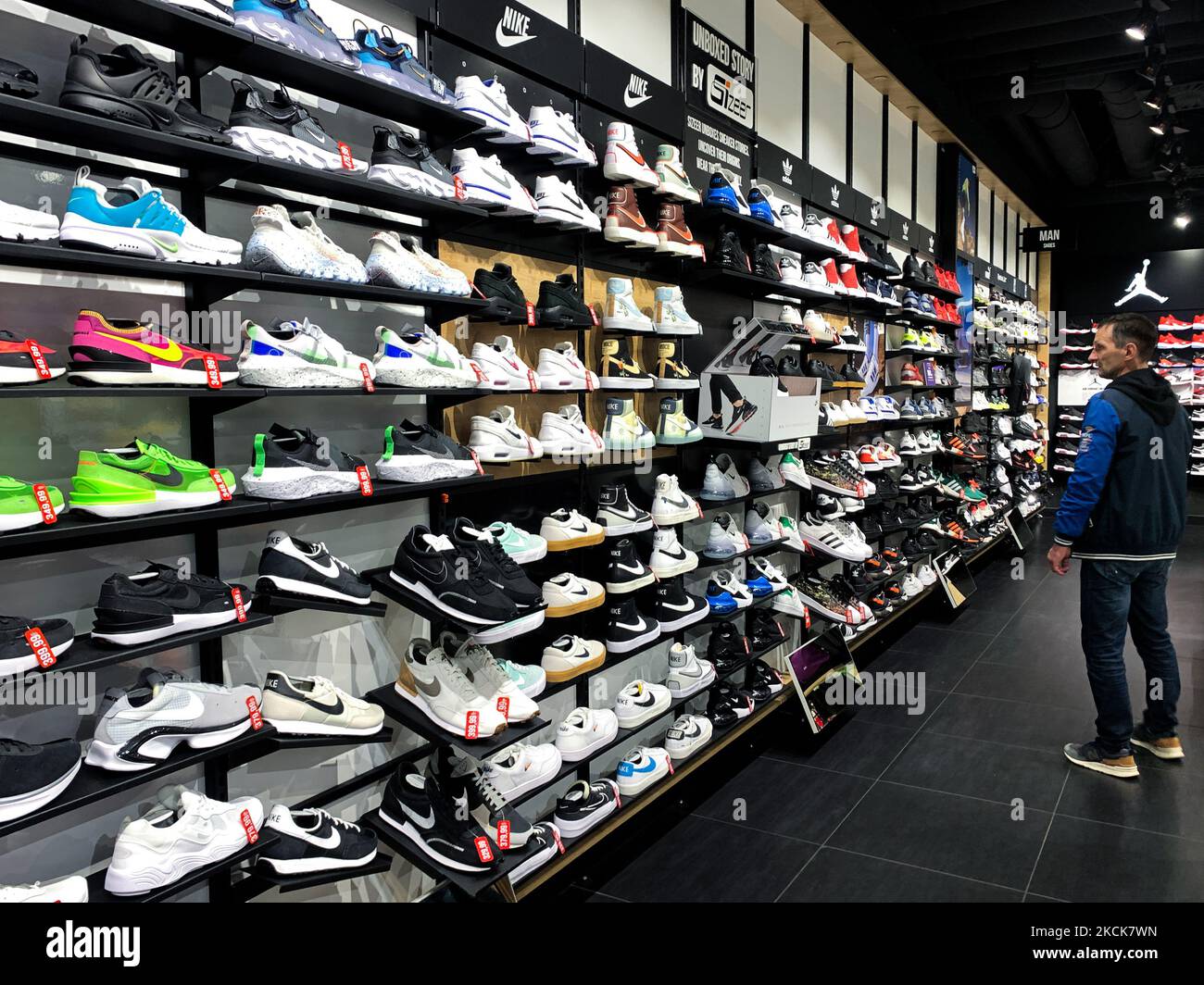 Athletic shoes manufacturing hi-res stock photography and images - Alamy