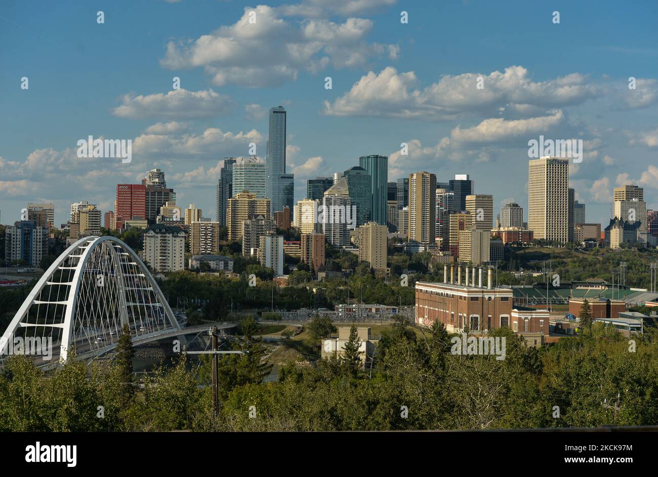 Panoramic view of downtown Edmonton. Thursday, August 26, 2021, in Edmonton, Alberta, Canada. (Photo by Artur Widak/NurPhoto) Stock Photo