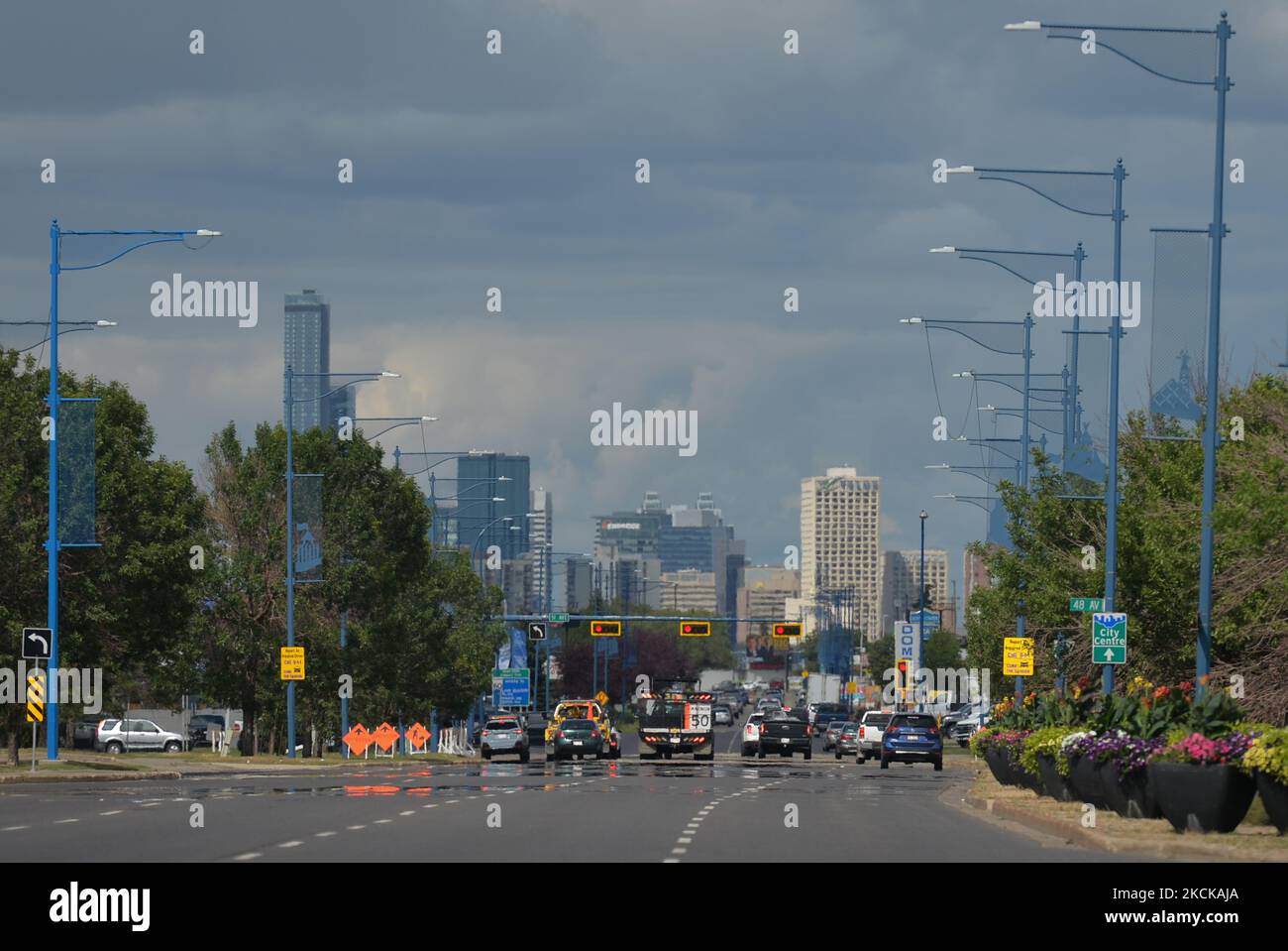 Busy calgary trail hires stock photography and images Alamy