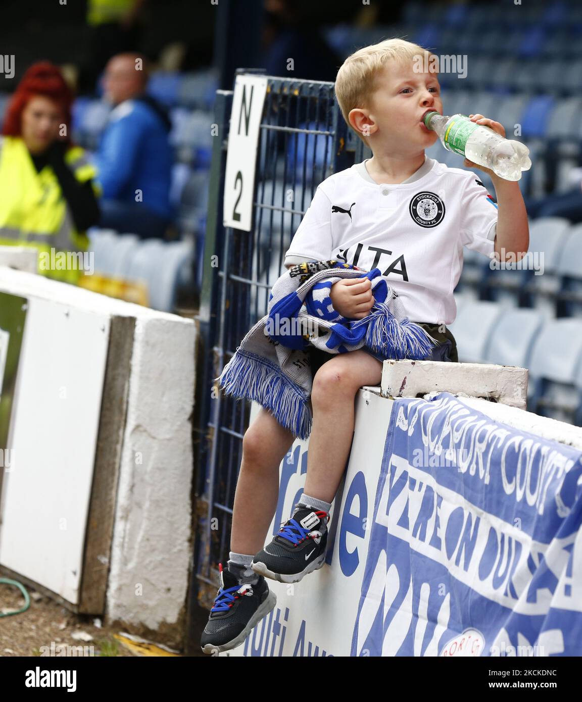 Young Stockport County Fans during National League between Southend United and Stockport County at Roots Hall Stadium , Southend on Seas, UK on 25th August 2021 (Photo by Action Foto Sport/NurPhoto) Stock Photo