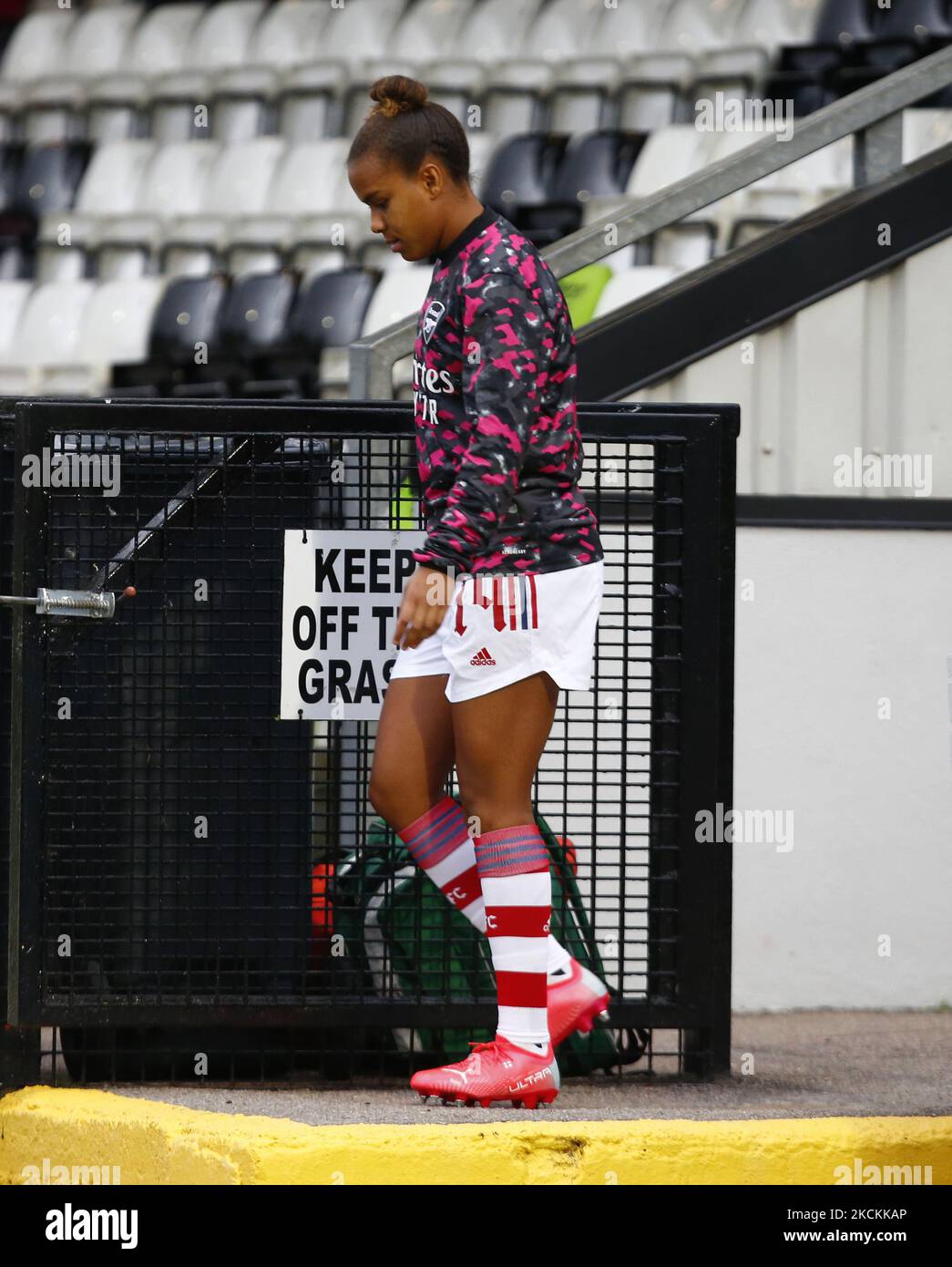 Nikka Parris of Arsenal during the pre-match warm-up during Women's Champions League Qualifying Second Round First Leg between Arsenal Women and Slavia Prague Women at Meadow Park Stadium , Borehamwood, UK on 31st August 2021 (Photo by Action Foto Sport/NurPhoto) Stock Photo