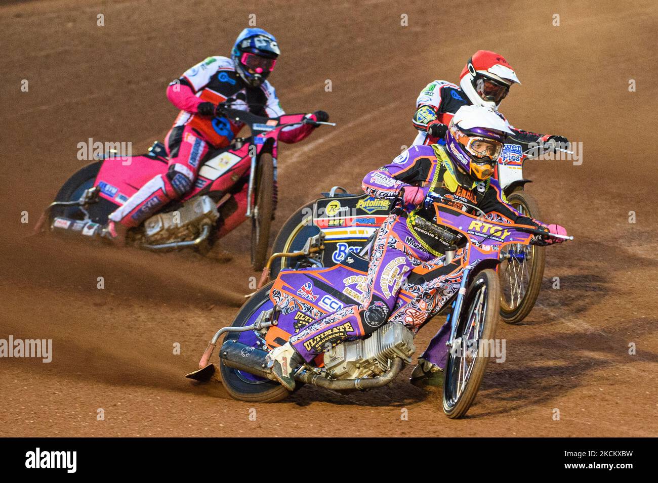 Elliot Kelly (White) leads Paul Bowen (Red) and Sam Woolley (Blue) during the National Development League match between Belle Vue Aces and Mildenhall Fens Tigers at the National Speedway Stadium, Manchester on Friday 3rd September 2021. (Photo by Ian Charles/MI News/NurPhoto) Stock Photo