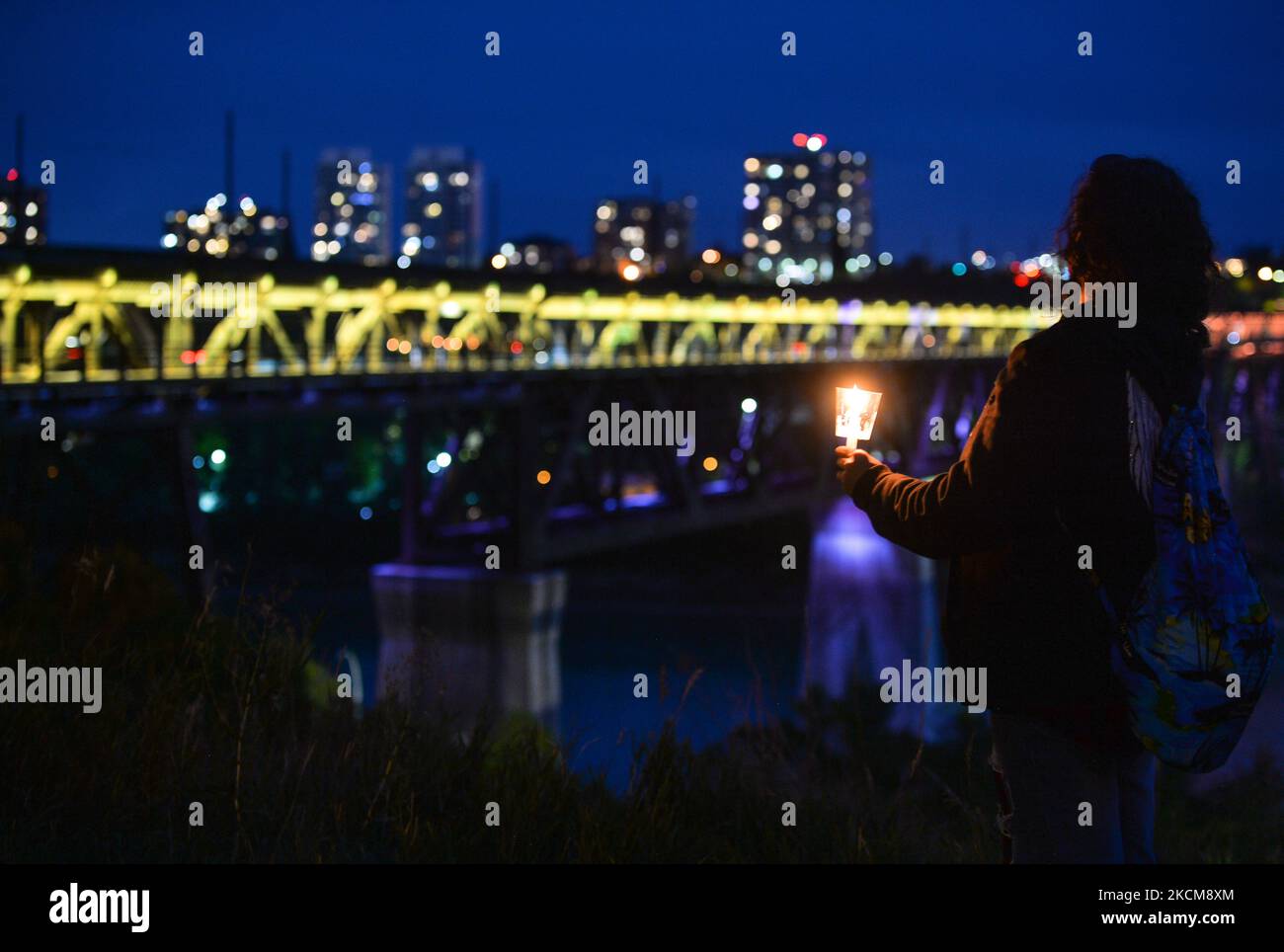 Illuminated high level bridge hi-res stock photography and images - Alamy