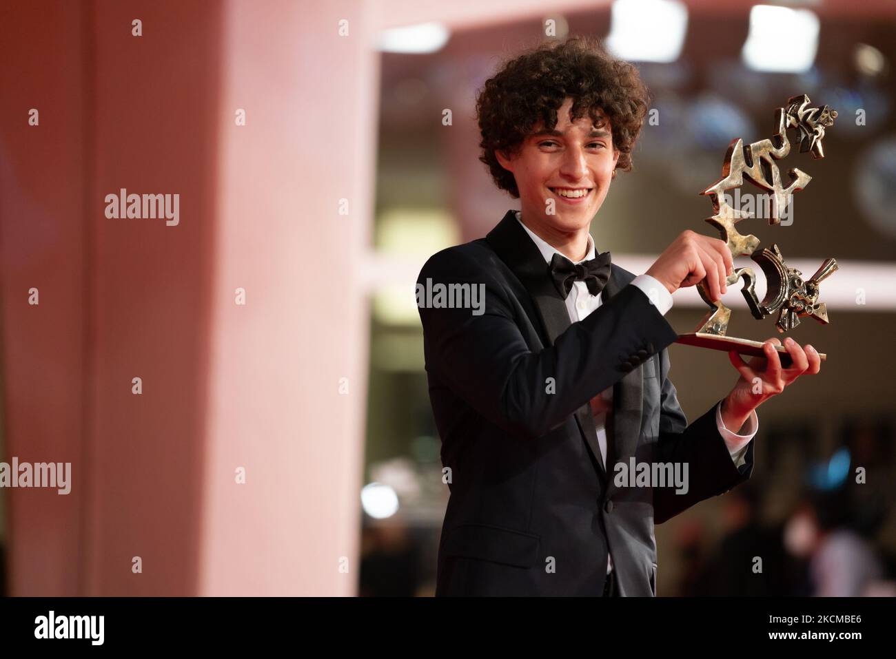 Filippo Scotti poses with the Marcello Mastroianni Award for Best New ...
