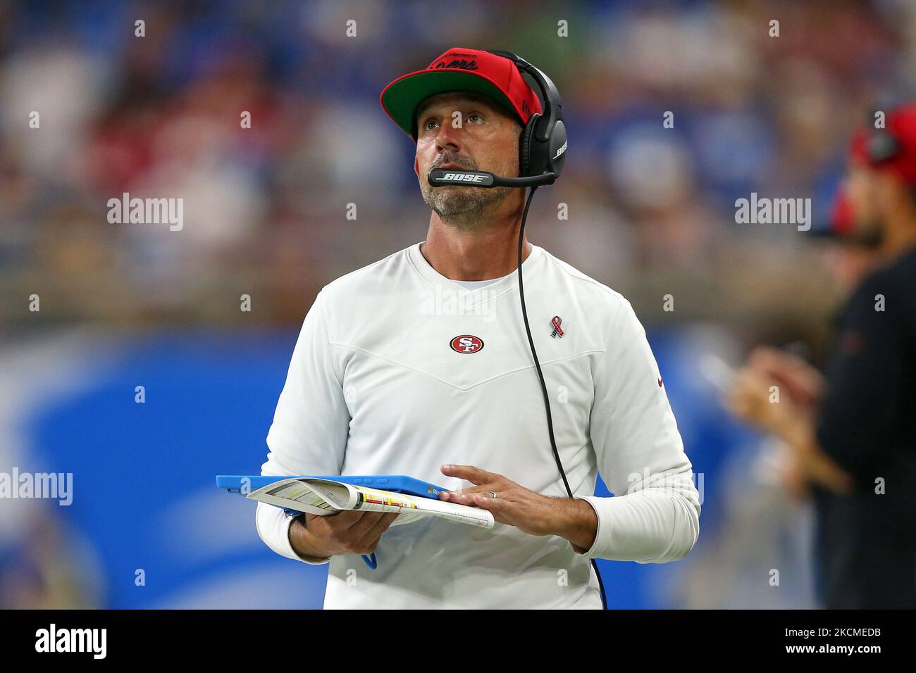 San Francisco 49ers head coach Kyle Shanahan follows the play during the second half of an NFL football game against the Detroit Lions in Detroit, Michigan USA, on Sunday, September 12, 2021. (Photo by Jorge Lemus/NurPhoto) Stock Photo