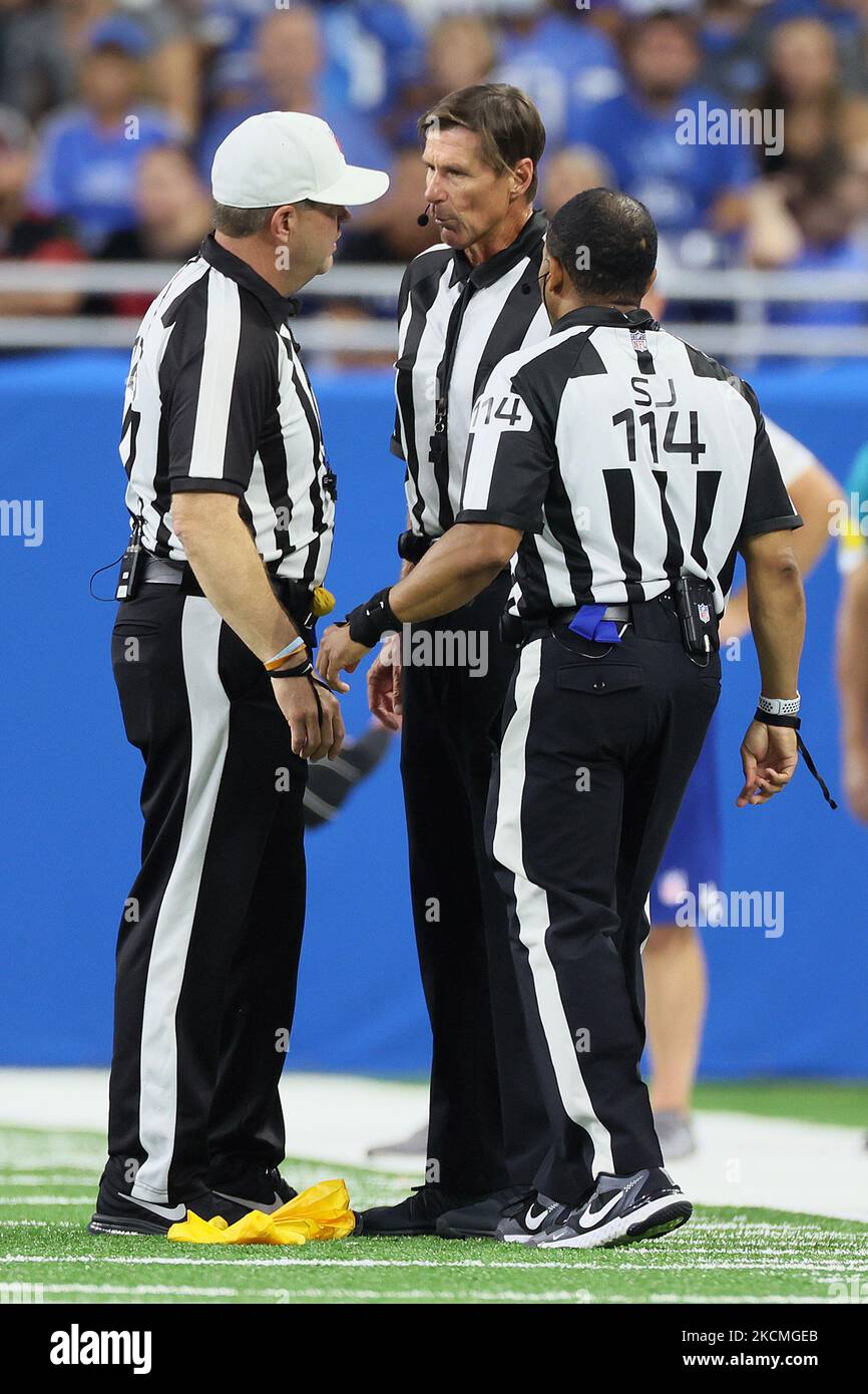Referee brad rogers hires stock photography and images Alamy
