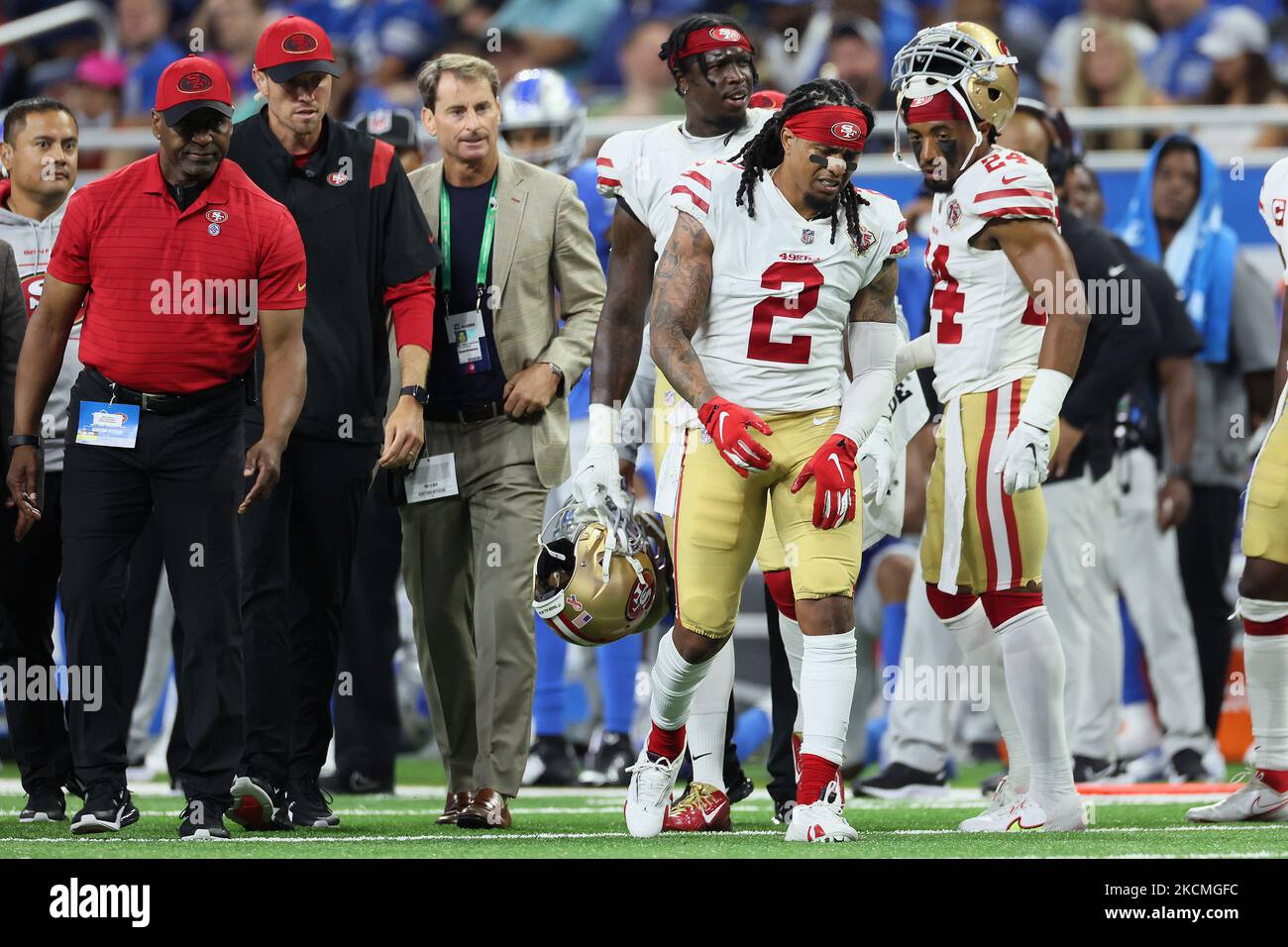 San Francisco 49ers defensive back Jason Verrett (2) walks off the field after an injury during an NFL football game between the Detroit Lions and the San Francisco 49ers in Detroit, Michigan USA, on Sunday, September 12, 2021. (Photo by Amy Lemus/NurPhoto) Stock Photo