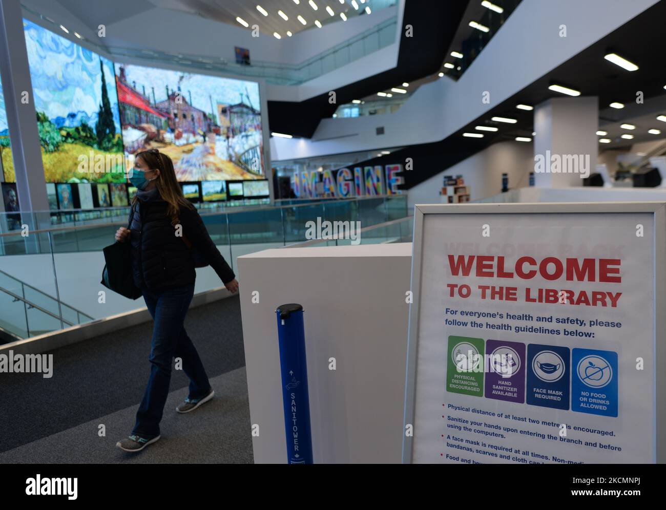 Expand capacity hires stock photography and images Alamy