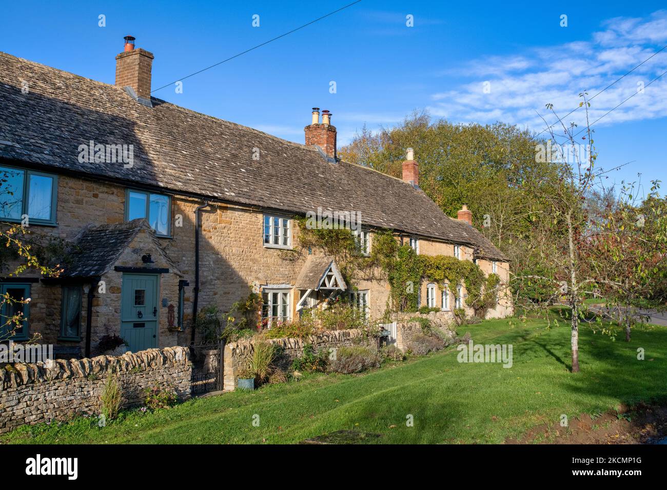 Little Compton cottages in autumn. Little Compton, Warwickshire, England Stock Photo