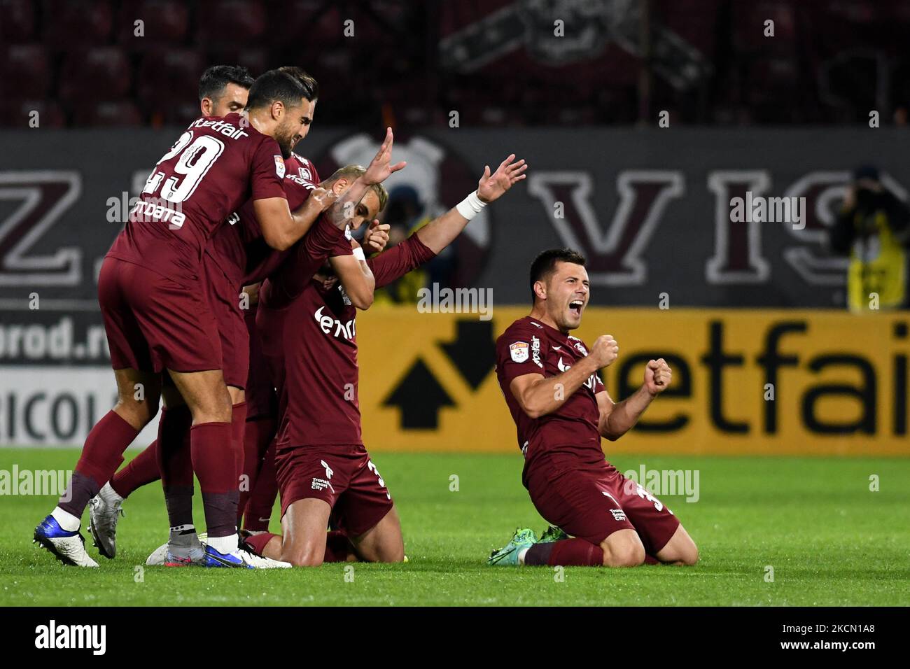 Players of CFR Cluj celebrating goal scoring during the game against FC  Arges, disputed on Dr Constantin Radulescu Stadium, Cluj-Napoca, 19  December 2021 (Photo by Flaviu Buboi/NurPhoto Stock Photo - Alamy