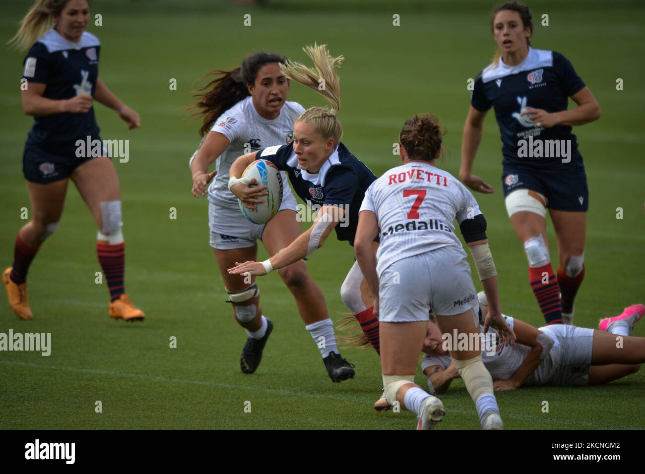 Emma Uren of Great Britain in action, tackled by Kayla Canett (USA) , during Great Britain 7S vs USA 7S, the Cup Final match of the HSBC World Rugby Seven 'Fast Four' women's event, at the Commonwealth Stadium in Edmonton. On Sunday, 26 September 2021, in Edmonton, Alberta, Canada. (Photo by Artur Widak/NurPhoto) Stock Photo