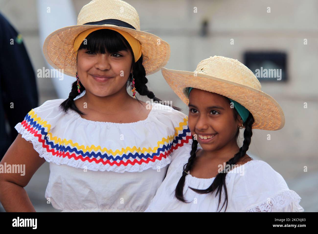 Colombia traditional outfits hi-res stock photography and images - Alamy