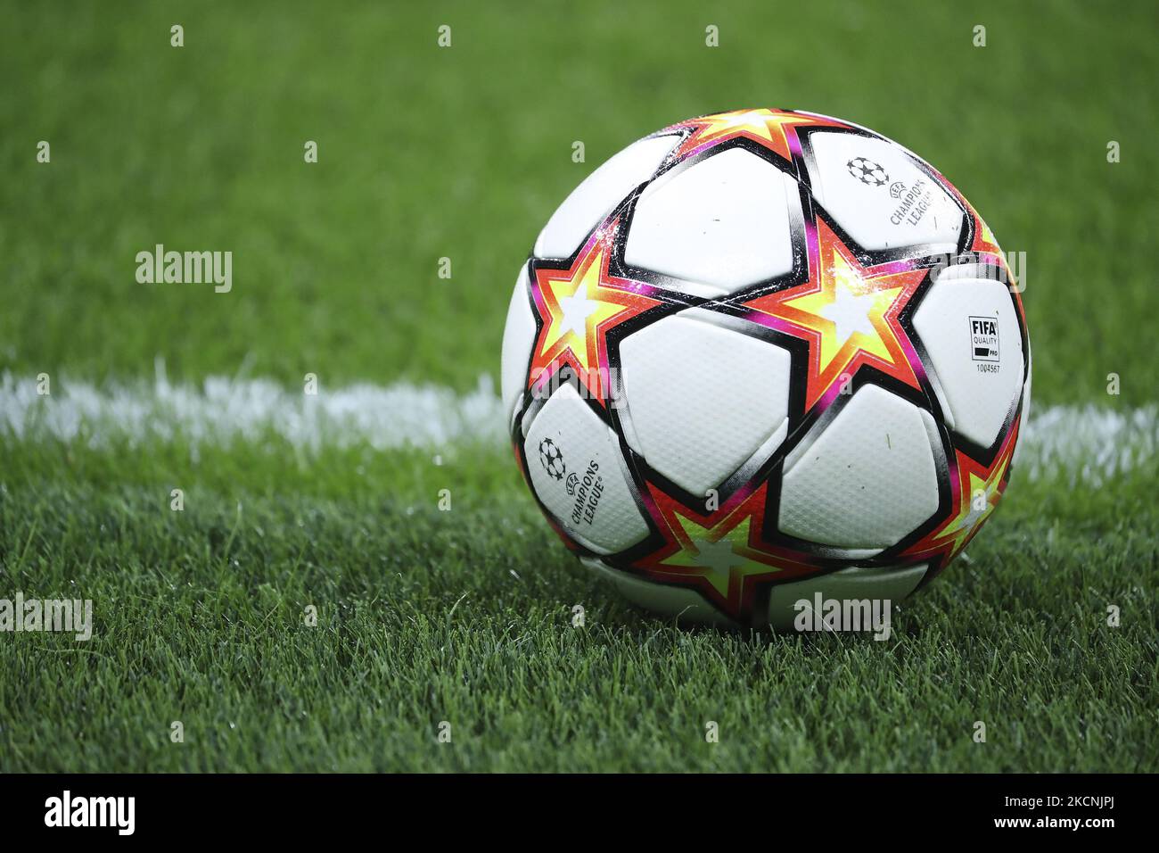 Champions league ball 2023 hi-res stock photography and images - Alamy