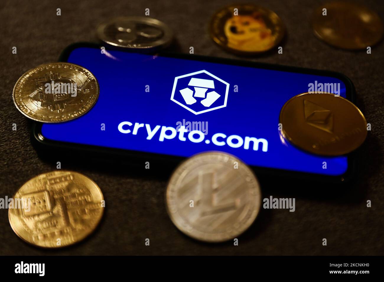 Crypto com defi wallet app hi-res stock photography and images - Alamy