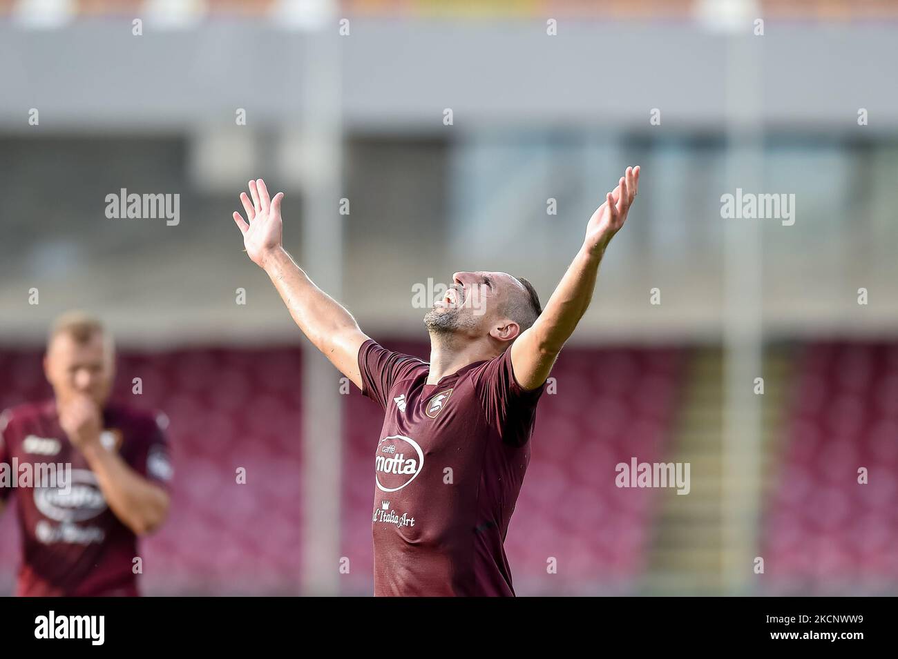 Franck Ribery of US Salernitana 1919 celebrates for the first victory with his new team during the Serie A match between US Salernitana 1919 and Genoa CFC at Stadio Arechi, Salerno, Italy on 2 October 2021. (Photo by Giuseppe Maffia/NurPhoto) Stock Photo