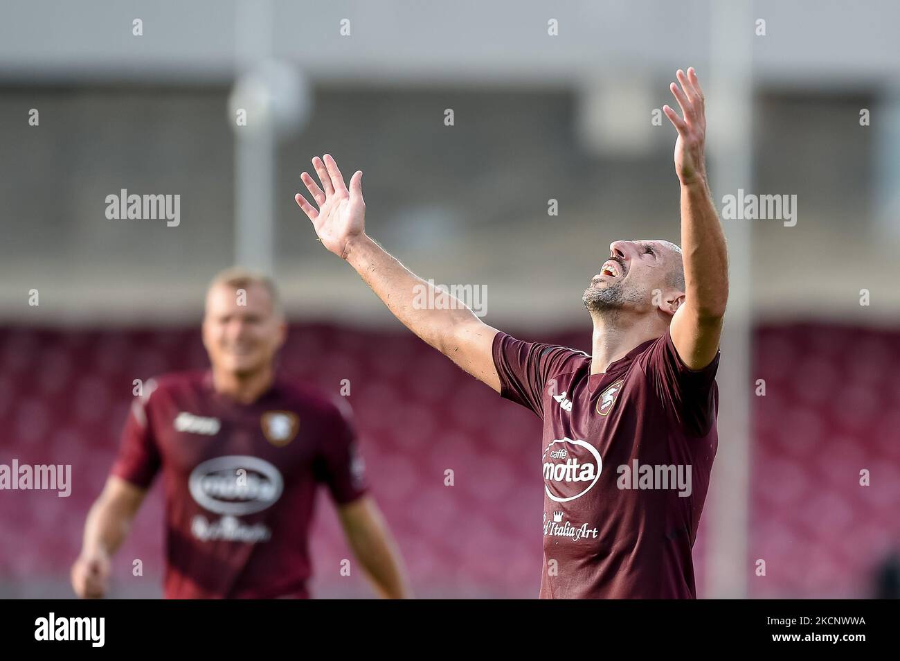 Franck Ribery of US Salernitana 1919 celebrates for the first victory with his new team during the Serie A match between US Salernitana 1919 and Genoa CFC at Stadio Arechi, Salerno, Italy on 2 October 2021. (Photo by Giuseppe Maffia/NurPhoto) Stock Photo