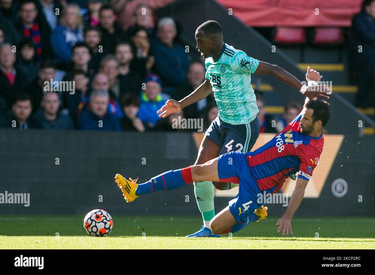 Boubakary Soumare of Leicester and Luka Milivojevic of Crystal Palace battle for the ball during the Premier League match between Crystal Palace and Leicester City at Selhurst Park, London on Sunday 3rd October 2021. (Photo by Federico Maranesi/MI News/NurPhoto) Stock Photo